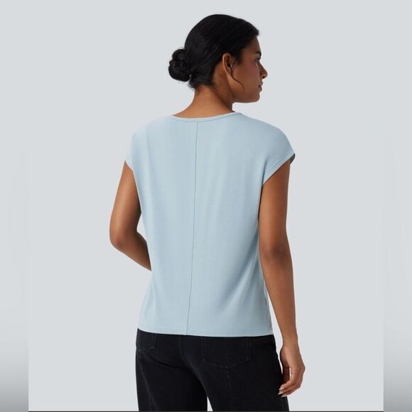 NWT Halara V-neck Tee - Picture 4 of 5